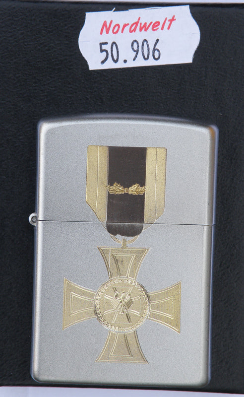 Zippo Benzinfeuerzeug EK Tapferkeit Adler