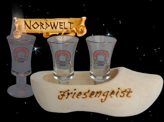 Friesengläser im Holzschuh. Friesengeistgläser 
