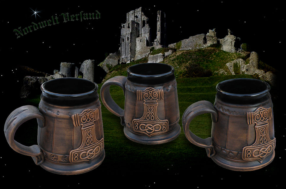 Keramik-Tasse mit Thorhammer. Humpen. Bierkrug Met-Becher Thors-Hammer