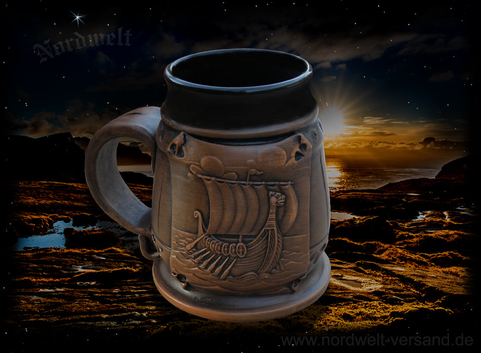 Becher mit Wkinger- Motiv Wikingerschiff  Metbecher Bier- Pott aus Keramik
